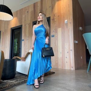 Vici Radiant Blue One-Shoulder Dress
